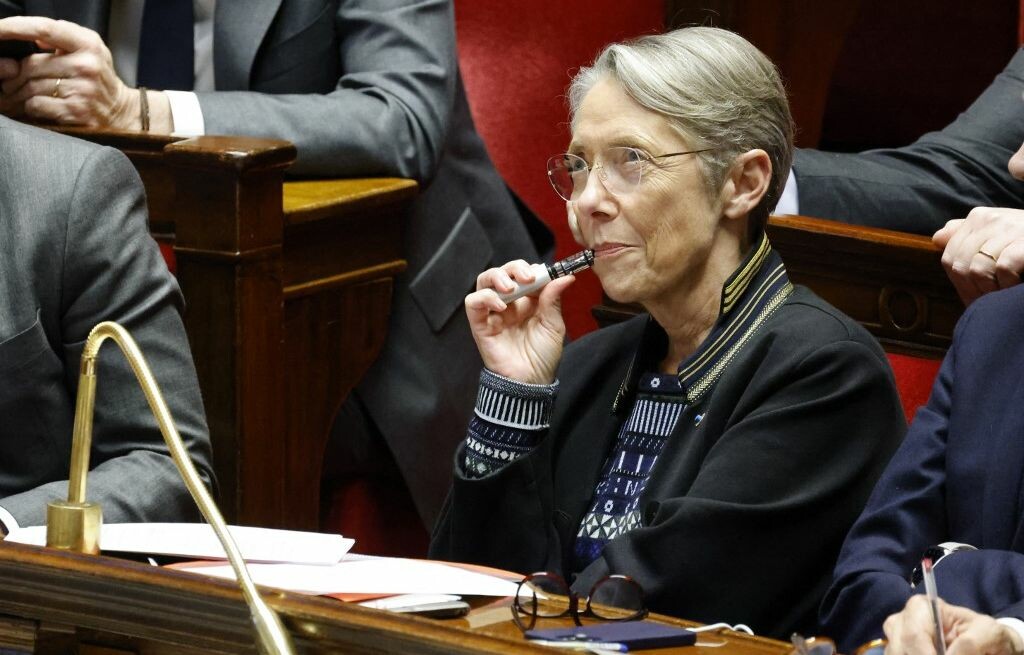 Elisabeth Borne a-t-elle le droit de vapoter à l’Assemblée et au Sénat ?
➡️ 20min.fr/Ojz