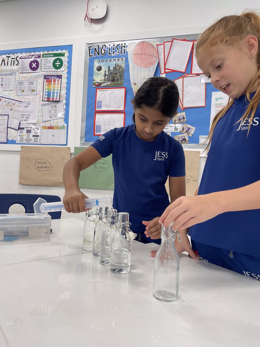Year 4 spent this morning showing off their scientist skills! They were investigating different pitches when you blow into glass bottles after changing the level of water, and coming up with their own ways to present their results. Great work, Year 4! #JESSPriScience