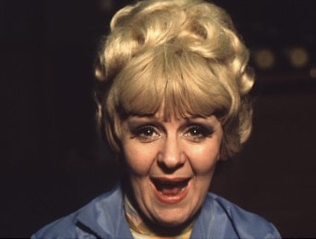 Classic Corrie Pic of the Day 

Lynne Perrie made her first appearance as Ivy Tilsley #OTD in 1971.

#Corrie #ClassicCorrie #CoronationStreet