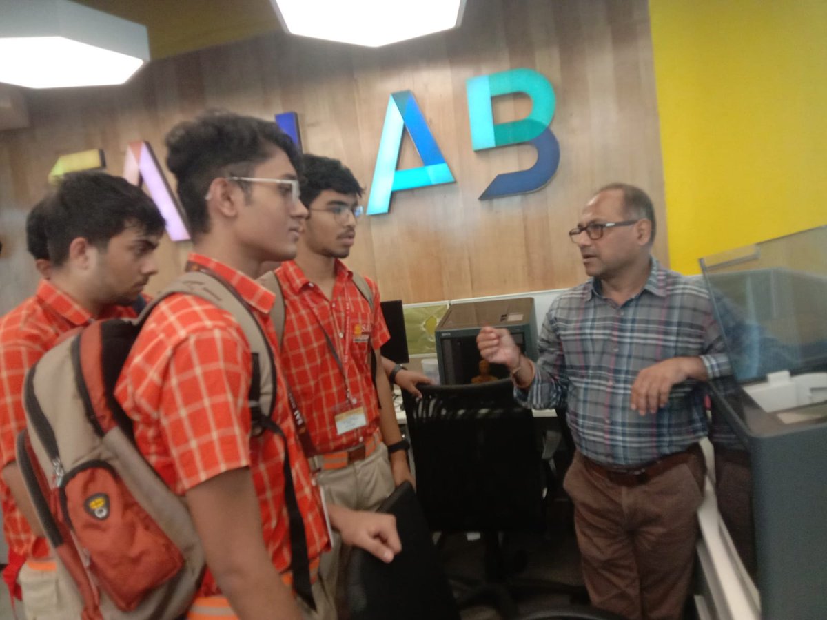 SAI_Edu_In's tweet photo. SAI Prashikshan, our esteemed internship initiative, has provided our students with an amazing opportunity to gain hands-on experience in the world of technology and entrepreneurship.
#SAIPrashikshan2023 #STPIBhubaneswar #InternshipOpportunity #LearningAndInnovation https://t.co/P4rAynEP4D
