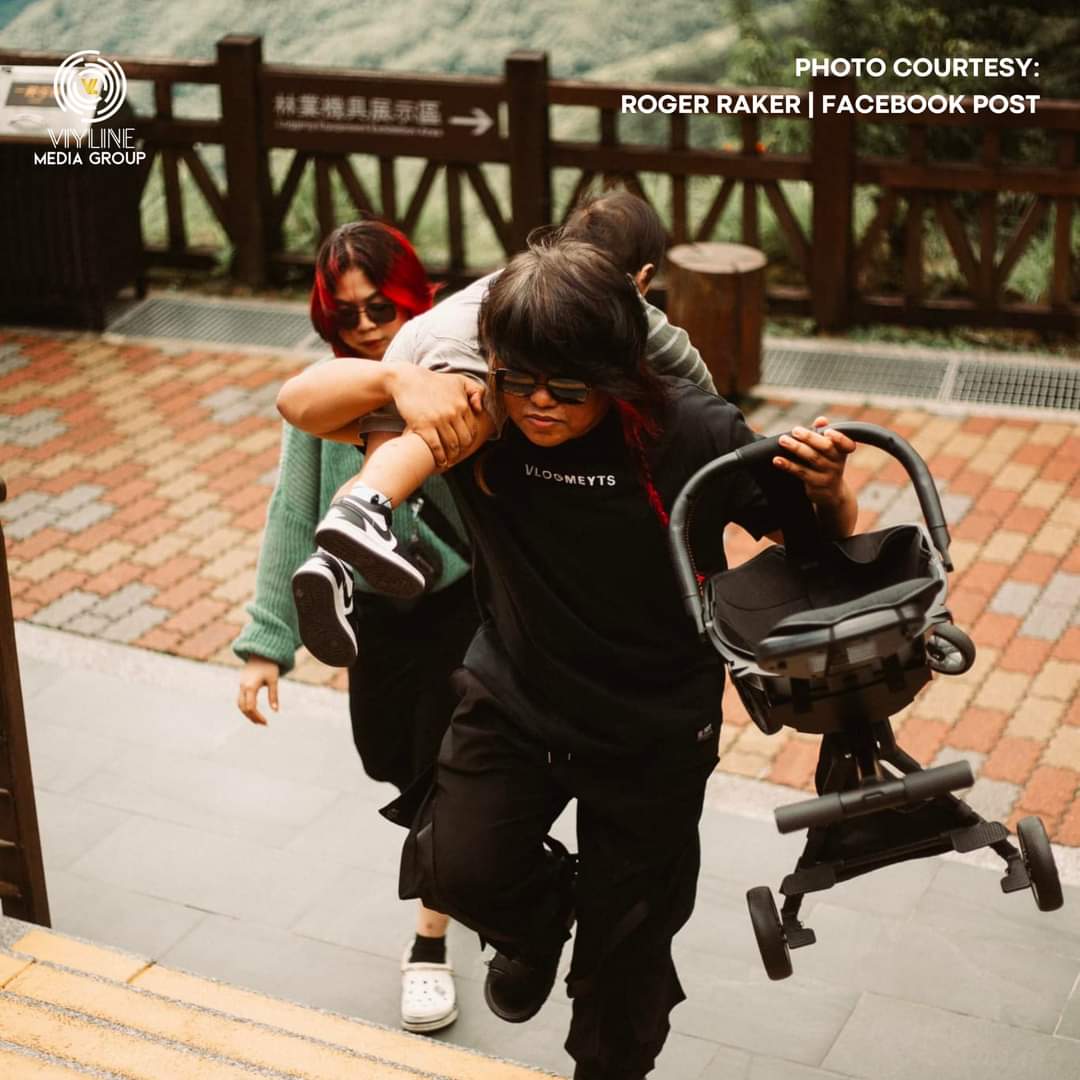 VL_MediaGroup's tweet photo. Team Sepagan in Taiwan! πͺπΉπΌ
Proud dad na si RogerRaker, ibinahagi ang kanilang family photo sa Taiwan!
RogerRaler | Facebook Post https://t.co/rvzRMY2SwQ
#RogerRaker #TeamPayaman #ViylineMediaGroup https://t.co/OOz2duH73p