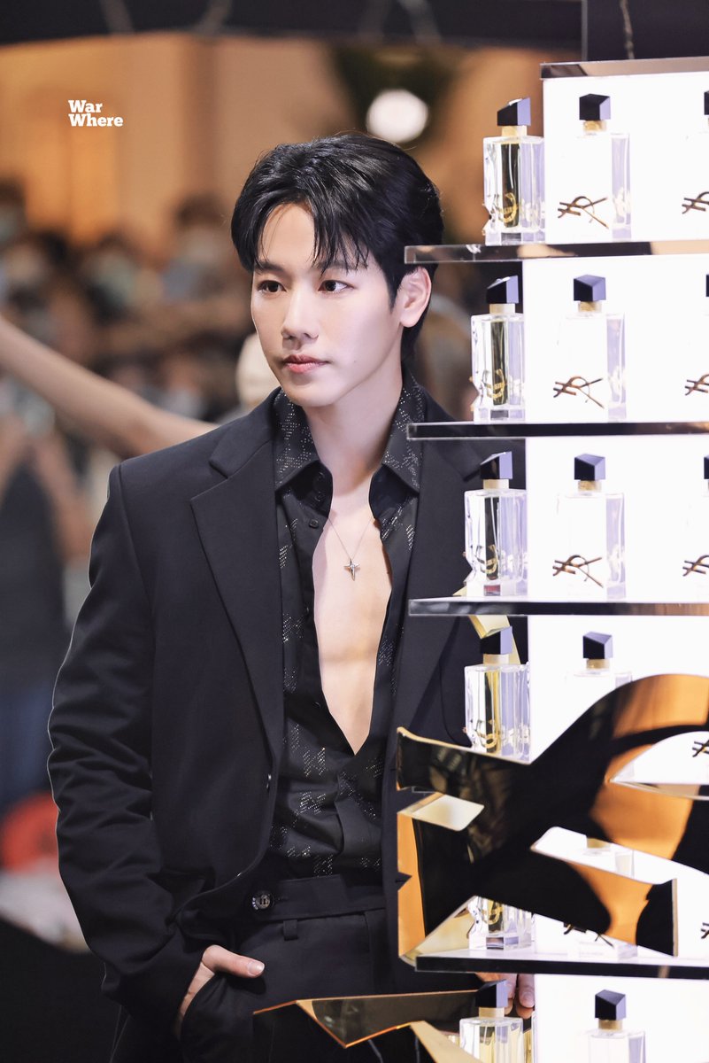 warwhere0623's tweet photo. 230614 หล่อมากกกกก ฮืออออออออนดย 🖤🖤🖤🖤🫠🫠🫠🫠

@warwanarat 

#YSLBeautyTHxWAR
#warwanarat https://t.co/A0fVLeXpWn