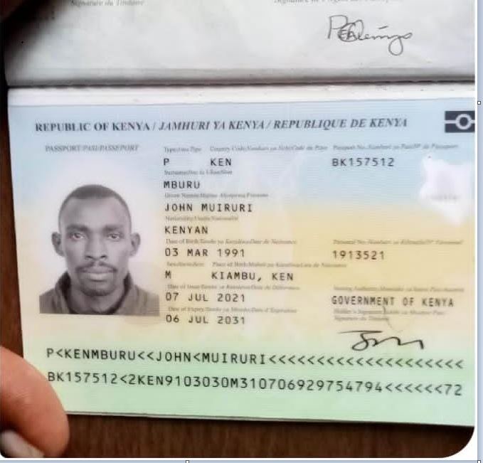 Munest82's tweet photo. @KigaliMarathon @FINEFmRwanda Ariko ntimukongere ibinyoro mu bibembe: mwikwihagararaho mu mafuti yo ku rwego mutazi amazina y'uwitabiriye Kigali marathon 2023. Umukinnyi rukumbi usiganwa wo muri Kenya uzwi nka John Mburu Muiruri afite code 14909443 na Passport mubona mu mafoto ari muri Lazada run ya Asia. https://t.co/DnyKvVrGEZ
