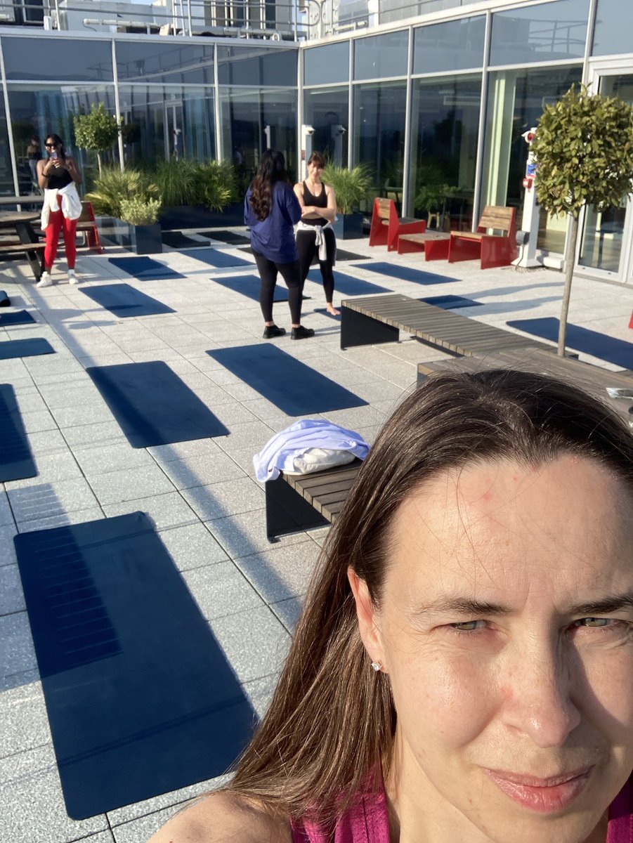 CaraHaffey's tweet image. Early morning yoga class - very blessed by ☀️ #PwCDeals @PwC_UK