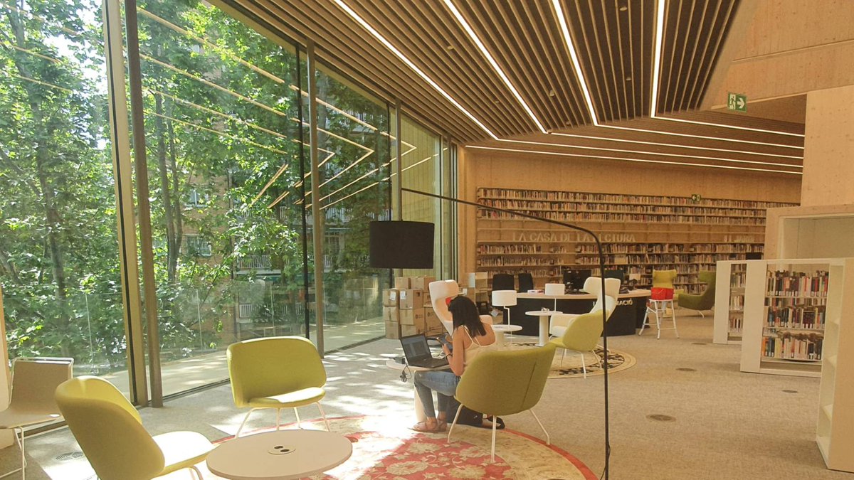 innovative_es's tweet photo. 👏 La Biblioteca Gabriel García Márquez se postula como una posible candidata para convertirse en la mejor biblioteca del mundo. https://t.co/LoRcwuTsim