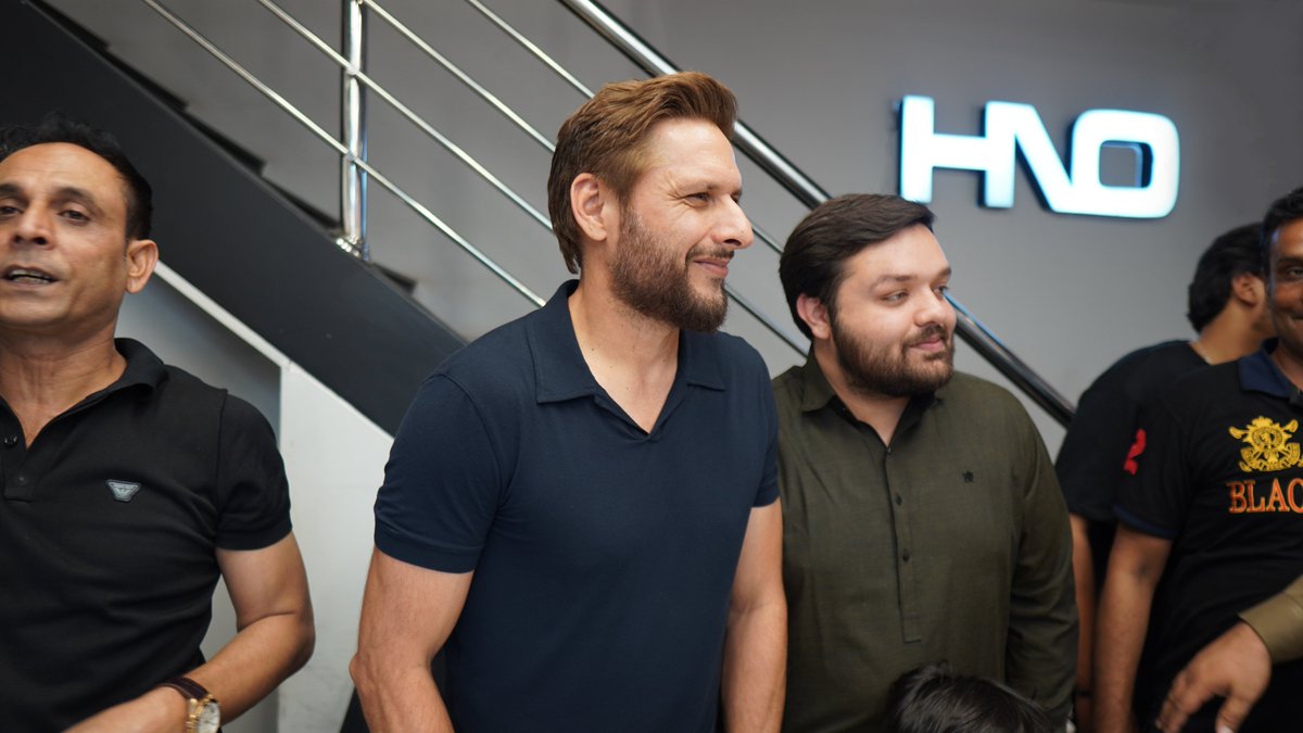 HNOofficial's tweet photo. Sialkot witnessed a momentous occasion of the highly anticipated HNO outlet opening, bringing style and convenience to the city. 
Thank you, Sialkot, for embracing HNO and being a part of our fashion family!
#thankyou #quality #fashion #hopenotout #shahidafridi #sialkot #HNO https://t.co/zKPpVKhGSi