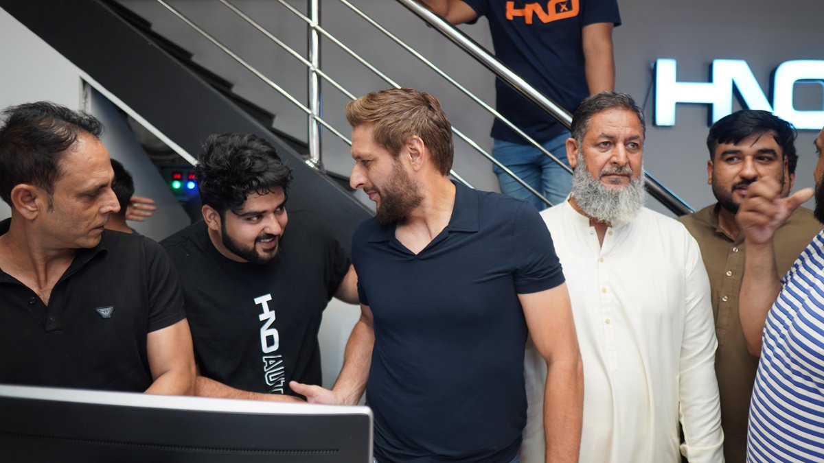 HNOofficial's tweet photo. Sialkot witnessed a momentous occasion of the highly anticipated HNO outlet opening, bringing style and convenience to the city. 
Thank you, Sialkot, for embracing HNO and being a part of our fashion family!
#thankyou #quality #fashion #hopenotout #shahidafridi #sialkot #HNO https://t.co/zKPpVKhGSi