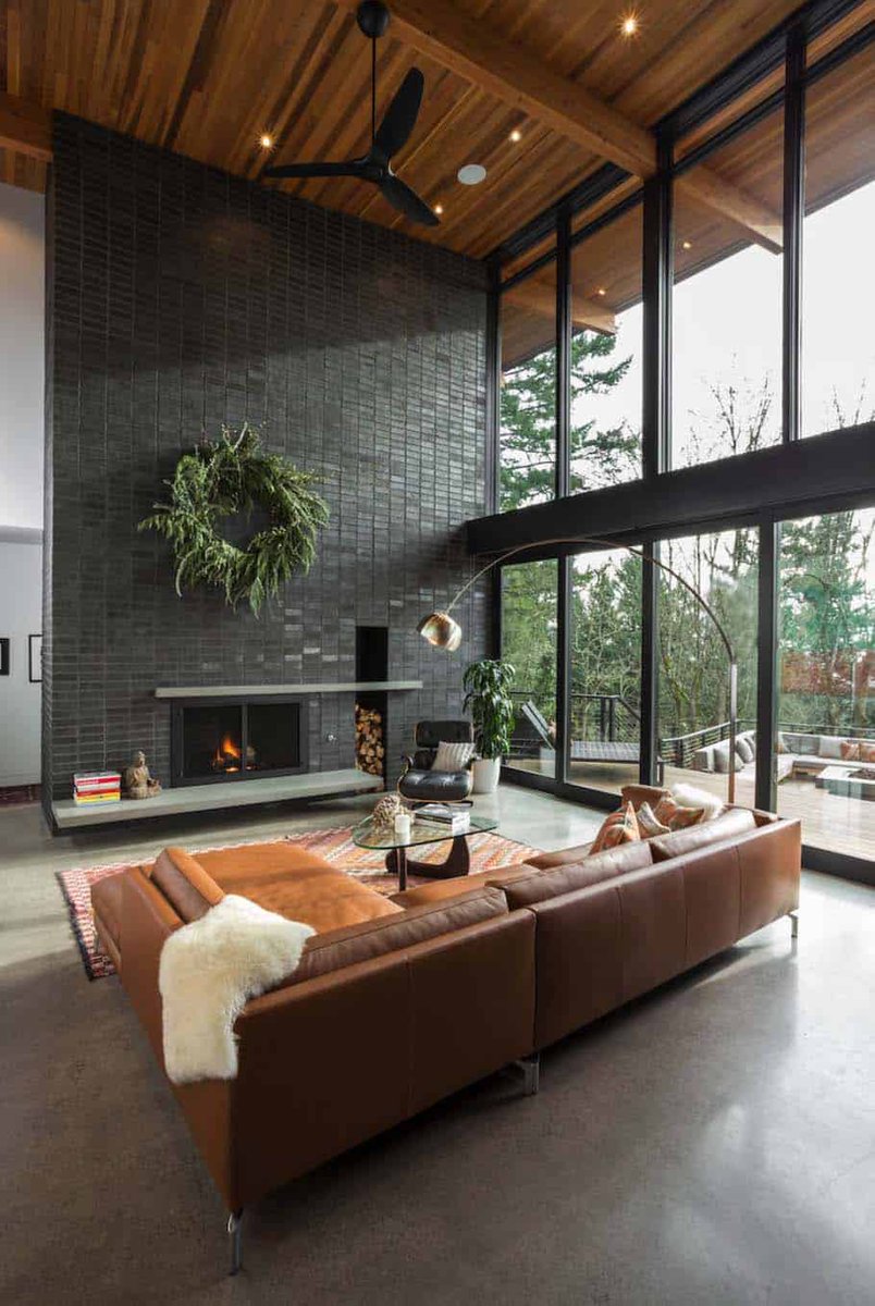 Midcentury modern home in Portland embraces indoor-outdoor living onekindesign.com/2019/09/18/mid…