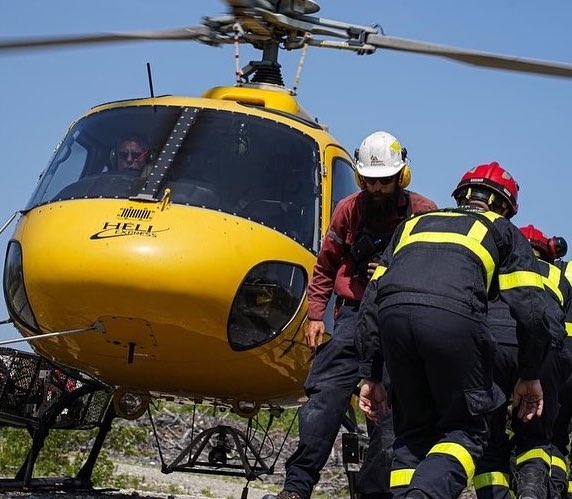 riisc_1's tweet image. #Solidarité 🇫🇷🤝🇨🇦 : nos 40 sapeurs-sauveteurs de l’#UIISC1 sont déployés depuis près d’1 semaine face aux feux de forêt très actifs au #Canada pour renforcer #pompiers forestiers et #militaires canadiens, et agir en lien avec les moyens aériens.