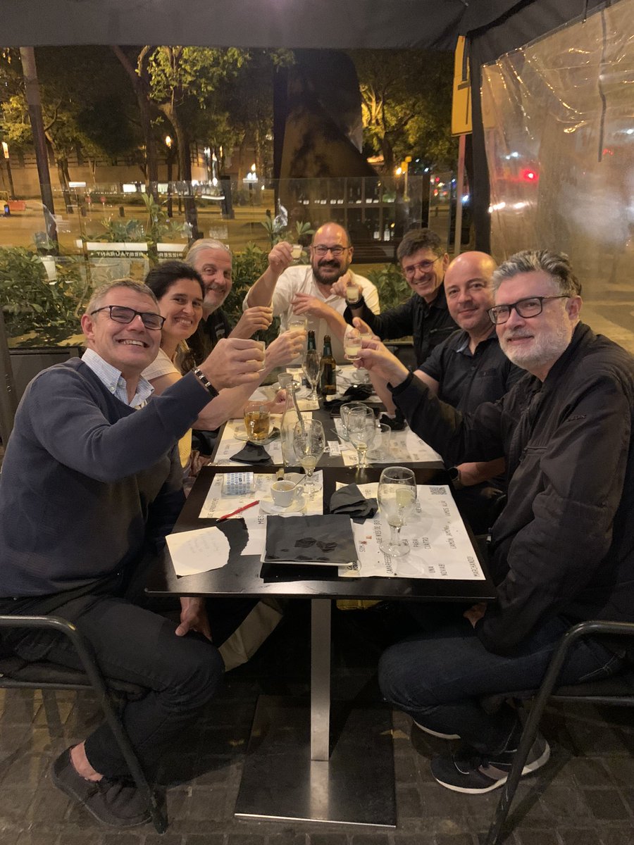 bcnsalutgames's tweet photo. L’empresa amb la majoria de socis cel.lebrant l’èxit dels @bcnsalutgames 2023. Ens vam coneixer ja fa 19 anys estudiant un màster, i seguim amb la il.lusió del primer dia, crear continguts que promouen la #solidaritat, la #vidasaludable i el #ferpinya i millorar l’ambient laboral https://t.co/rOO8KrfwtA