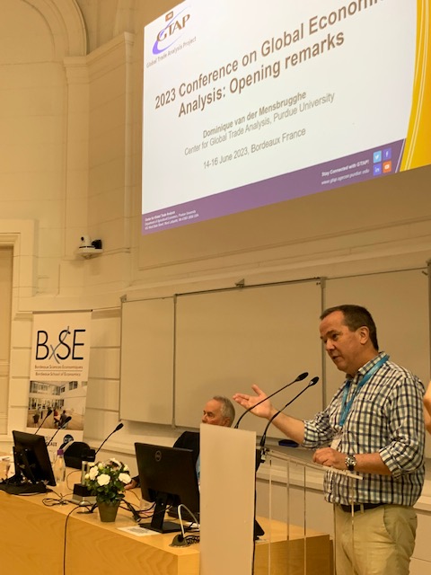BSE_Bordeaux's tweet image. 📣Welcoming of the 26th Annual Conference on Global Economic Analysis by Antoine Bouet @AntoineBouet1
📍Bordeaux School of Economics @BSE_Bordeaux pround to host that event at @univbordeaux @univbordeaux_EN 
ℹ️shorturl.at/mntDS
@GTAP_Purdue
#GTAPConference