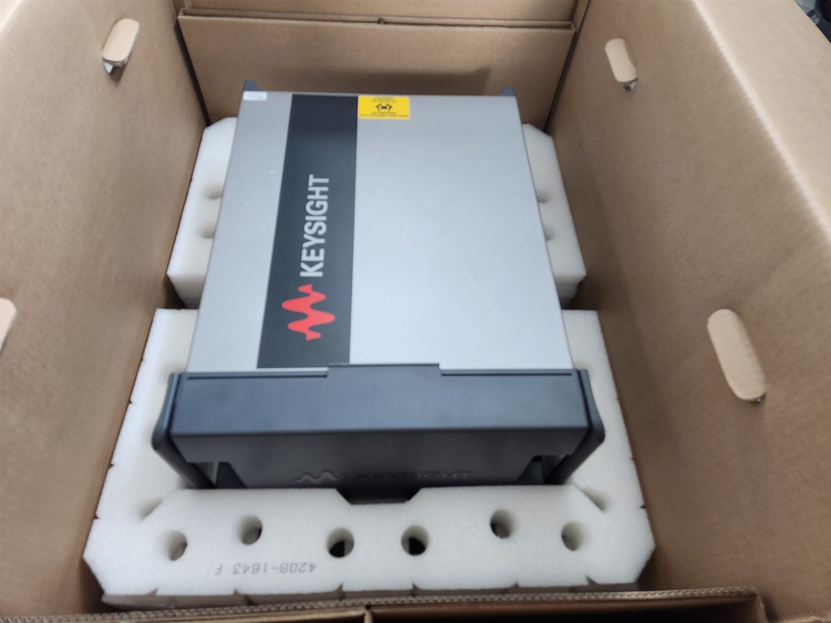 What do we have here?
Can't way to get it out of the box 😊
#Aaronia #Keysight #110GHz #Spectrumanalyzer