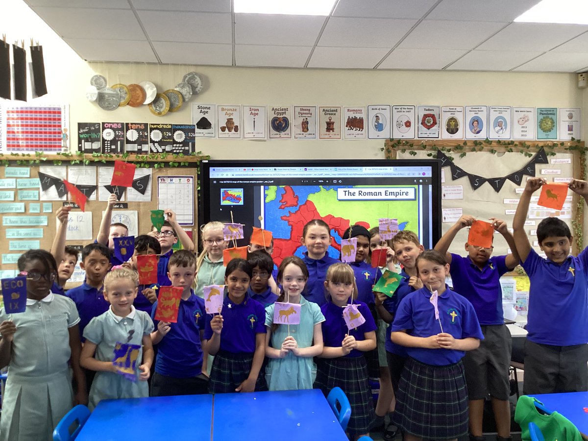 MooreStph's tweet photo. Another fabulous touchstones workshop! Today we learnt all things Roman👩‍🎨🏛🏺👏 @stpatsrochdale @STOC_CAT https://t.co/0e0cmuVxhZ