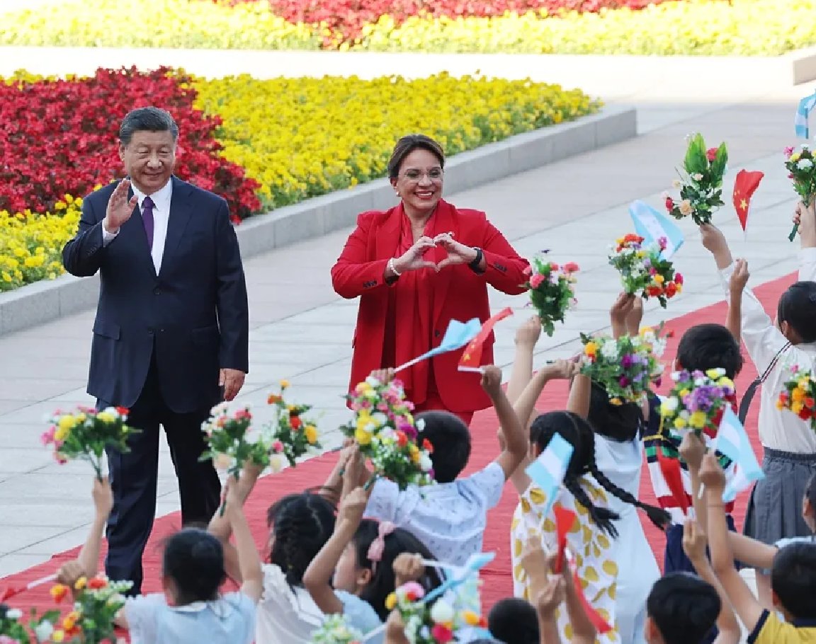 O dünya artık bu dünya değil..

'Kosta Rika, Panama, El Salvador ve Nikaragua'nın ardından Honduras, Taiwan ile 'diplomatik bağlarını' kesen beşinci Orta Amerika ülkesi oldu.'

Dahası da gelecek.
(KKTC tanınacak mesela)

'Diğer birçok gelişmekte olan ülke gibi, Honduras da…