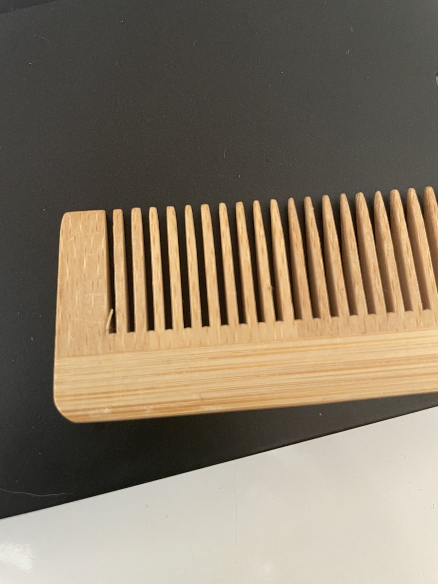 TheCustomerSays's tweet photo. Had this @gruum_hq comb for about 8 months - don’t use it very often. Noticed a few splinters coming off it which managed to get trapped under the skin on my fingers. Please be careful if you have little ones 👶🏻 who might pick up a comb like this #SplinterRemovalHurts https://t.co/4cuUteM4o2