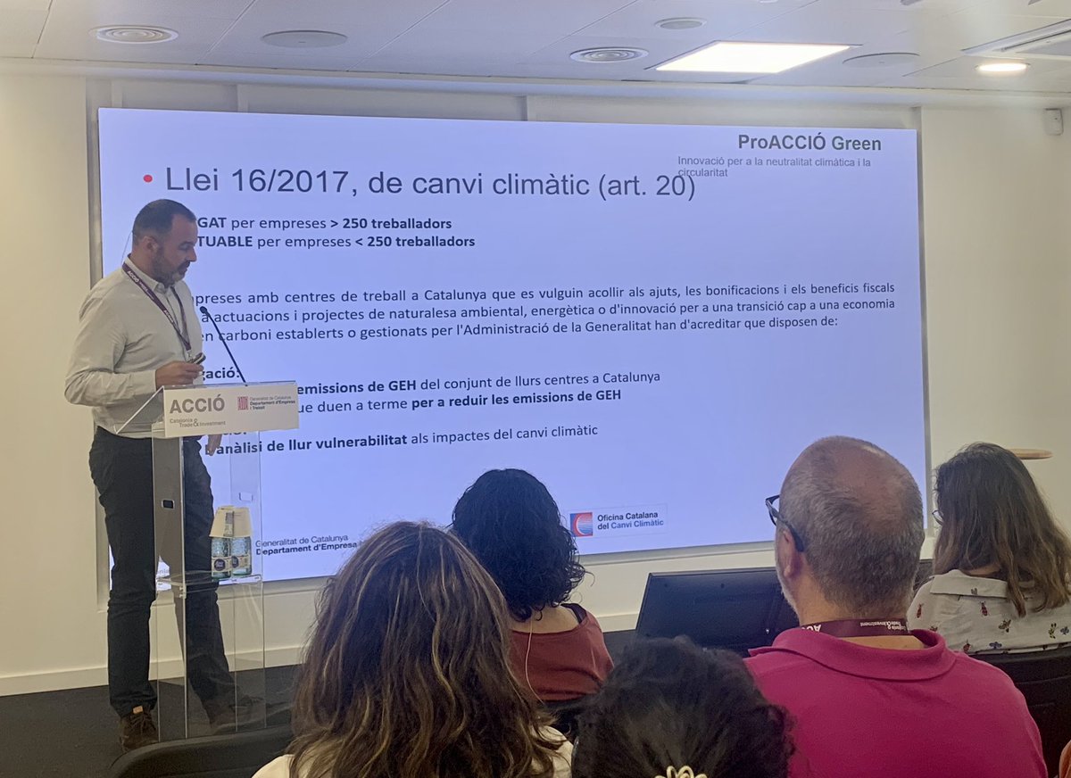 …finalitzen aquesta part de la sessió de presentació #NuclisRD #green #canviclimatic amb la partició de #IñakiGili de @accioclimatica #oficinacanviclimatic que ens explica els aspectes de #mitigacio #adaptacio al #canviclimatic