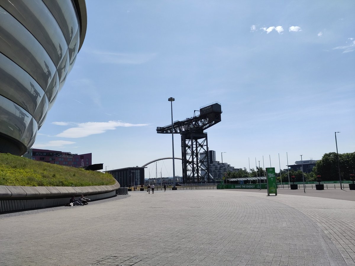 SimonPfisterer's tweet image. On my way back from #Glasgow, where I attended my first genetics Meeting @eshgsociety! Real fun! I presented @majharulmamun's work on large-scale functional profiling of #LDLR gene variants. Excellent work! Thanks also to the entire pfisteterlab.org!