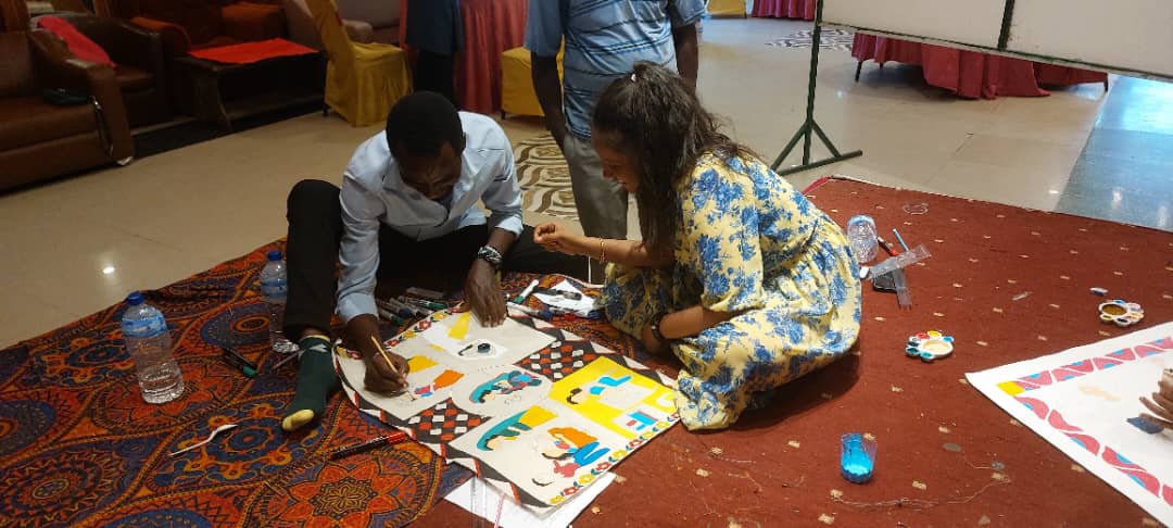 UyisenganImanzi's tweet photo. Giving young women a chance to self discovery and communicating their dreams through mithira and Imigongo arts #picturing the past, the present and the future. thanks @DrMoncrieffe @Mobile__Arts @MapRwanda @ChasteUwihoreye @UyisenganImanzi https://t.co/iG1HspEzkB
