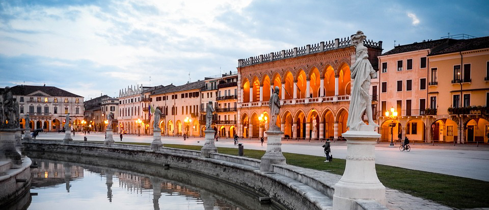 New double-degree program in Management of Educational Services, Adult and Continuing #Education with @UniPadova @EBWuerzburg. Apply until 15 july! ➡️ go.uniwue.de/ddeduwuepadova 🇮🇹 🇩🇪