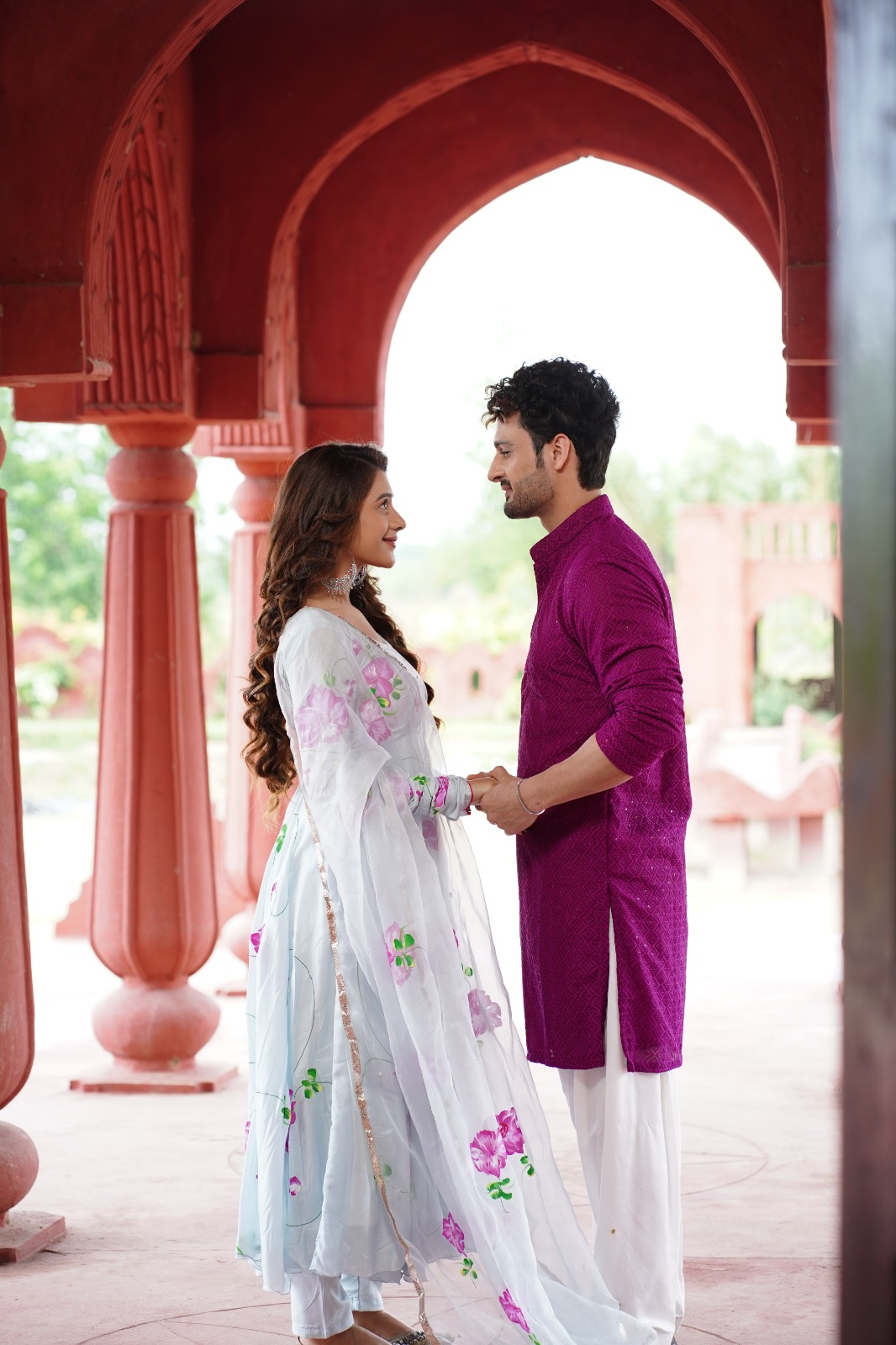 Ankita Lokhande And Vicky Jain Dish Out Couple Goals Posing In Ethnic  Outfits
