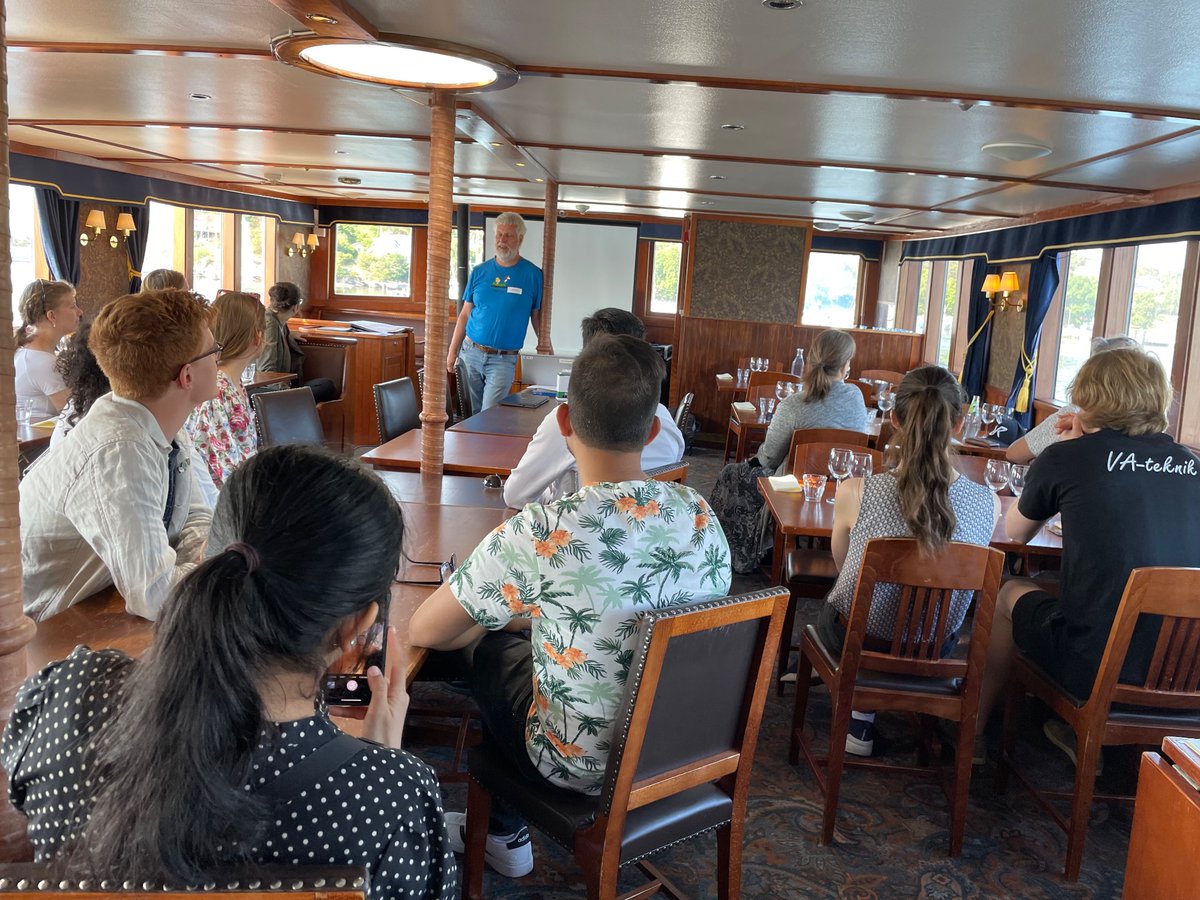 LU_WaterMicro's tweet photo. Water is so beautiful. But how can you supply 12 000 m3 water to a factory? Olof Bergstedt explains the solution. Cruising with #AquaClim in the Gothenburg.  Archipelago @SVUtveckling @FormasForsk https://t.co/J5r24PRoth