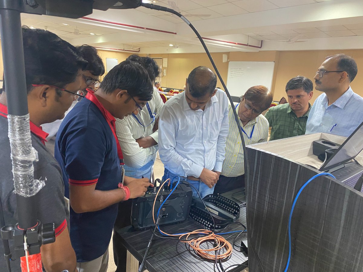DoT_India's tweet image. @DoT_India  @DotWmo conducted capacity-building session for IRRS officers for testing #5G services in India to ensure quality of internet and interference-free services.