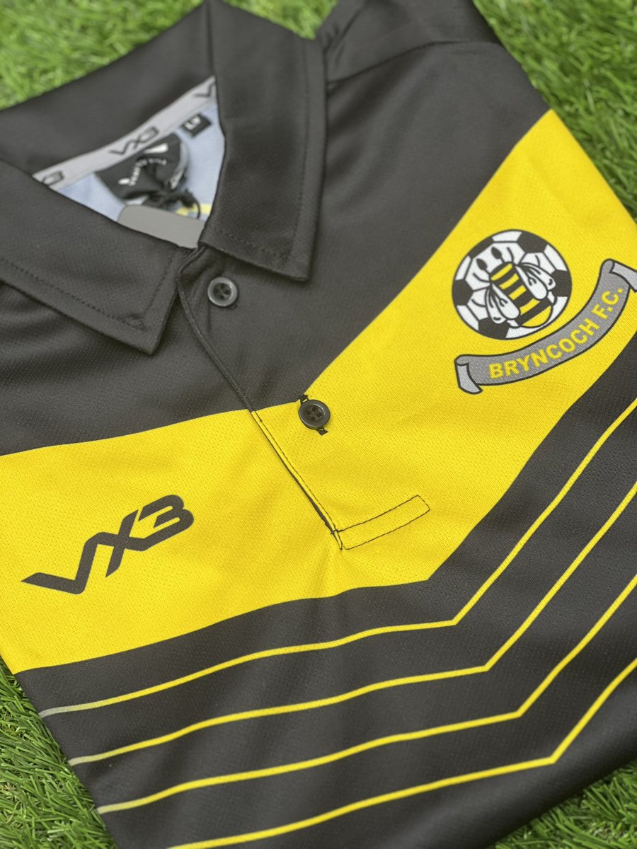 TEAMWEARUK's tweet photo. New #VX3 fully sublimated polo shirts for @fc_minis ⚫️🟡 https://t.co/JCXKIKqSjc