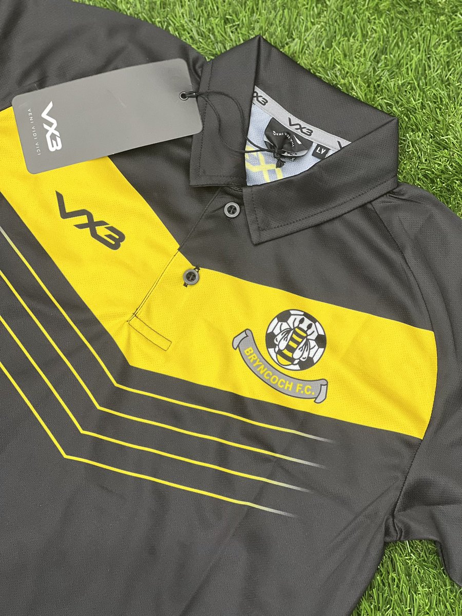 TEAMWEARUK's tweet photo. New #VX3 fully sublimated polo shirts for @fc_minis ⚫️🟡 https://t.co/JCXKIKqSjc