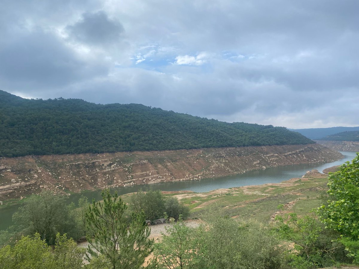 insmariustorres's tweet photo. Ja hem arribat a la
Torre de Rialb.
Comencem les colònies de #2ndeso #insmariustorres
#elcurssacaba https://t.co/rRcMxcXHhj