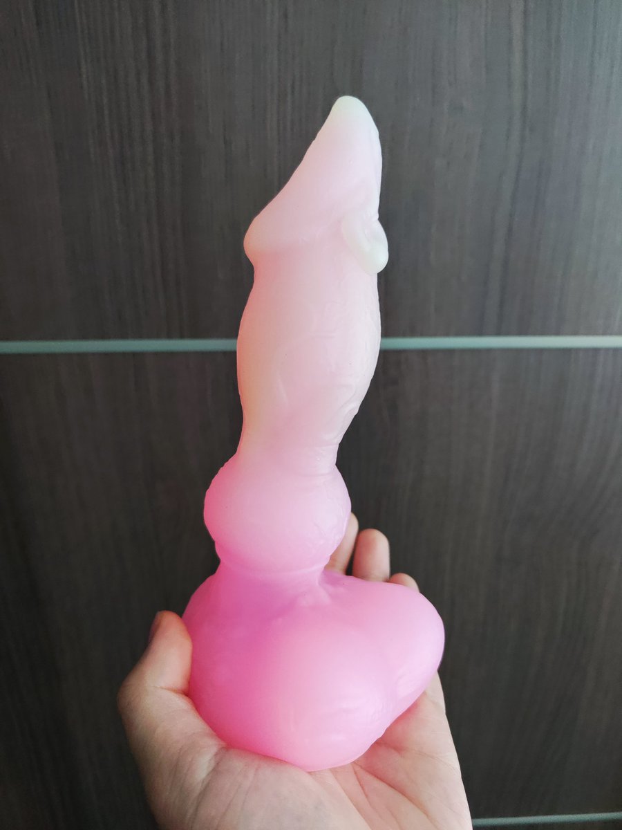 Daddy_Kuma_'s tweet photo. My newest dildo from @SwisokOfficial   
It's gorgeous! I think I wil have plenty of fun with this one, quick shout out to jerry from customer service for the amazing help! https://t.co/7R2lyC4IO4