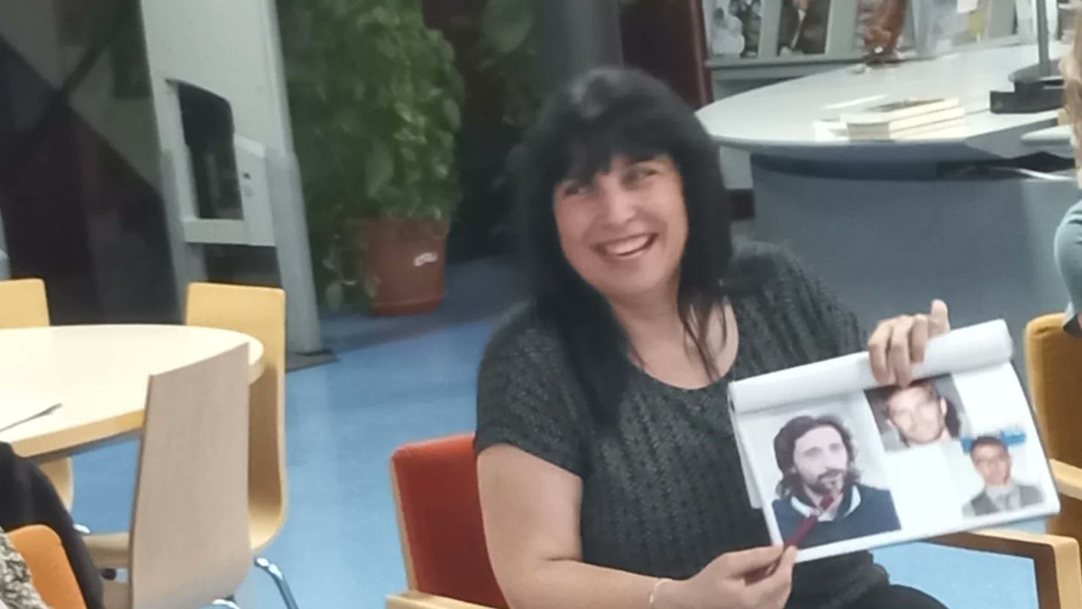 Ahir vam acabar la temporada del club de novel·la en català! Vam compartir lectura amb l'autora @Ramona_Sole Moltes gràcies a la @CprestecCultura pels lots de llibres i a la @lletres @Aj_deJuneda
@bibliotequescat
@bibliotequeslle 
#lletresenviu #clubsdelectura #llibres #llegim