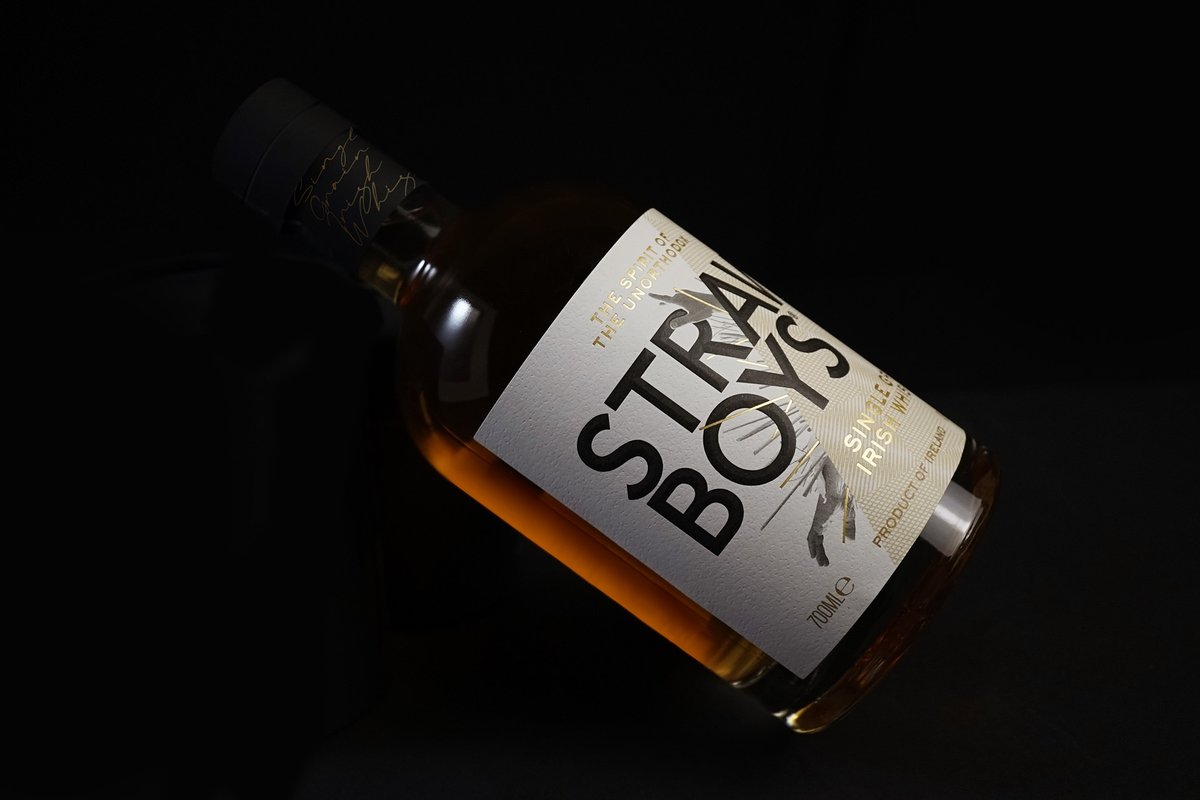 worldbrandesign's tweet photo. Library Design Studio @Studio_Library_ - Straw Boys Whiskey Label Design https://t.co/3EwrhvP1Jq
.
#labeldesign #packaging #packagingdesign  #graphics #graphicdesign #logo #logodesign #typography #branding #branddesign #brandidentity #worldbranddesign #worldbranddesignsociety https://t.co/6ZDCMfaW57