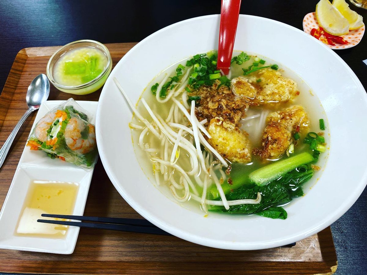 etsukomura's tweet photo. 好きな麺類

うどんも冷麺も好きですが
今日のランチは取手のミイミイフォーさんで"おさかなのブン"を食べました♪

ブンは丸麺、フォーは平麺です

惜し��も25日で閉店

あと何回食べに行けるかなぁ？と思うと切なくて切なくて🥲

弊番組「取手魂」の食べ歩きコーナーでも取り上げました😋

 #you842 https://t.co/DOaUmVfk8d