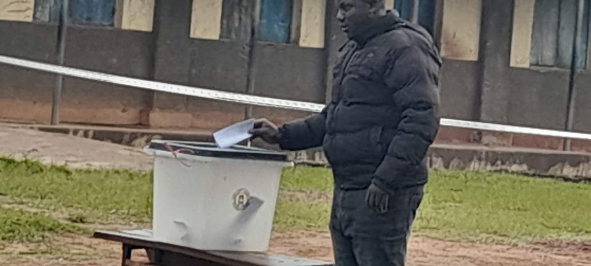UgandaEC's tweet photo. Voting is progressing peacefully at different polling stations across Bukedea District.
All polling stations received polling materials on time, and opened polls as soon as the the designated 10 voters turned up at the Polling Station.
#BukedeaByElection
@PaulBukenya
1/2 https://t.co/Cr3t3P86ZP