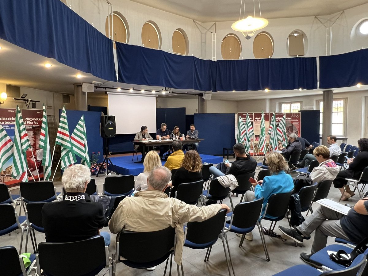 CislTorino's tweet photo. Con la relazione del segretario generale, Domenico Lo Bianco, è iniziata nella sala Conceria, a Chieri, la riunione del Comitato esecutivo della Cisl Torino-Canavese con al centro l’attualità politica-sindacale e la proposta di legge di iniziativa popolare Cisl su #partecipazione https://t.co/i2DwDfIO5E
