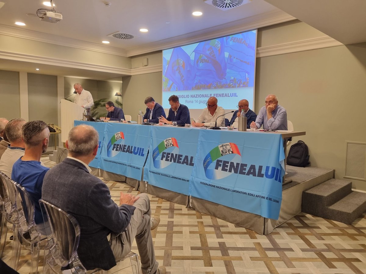 FENEALUIL_'s tweet photo. Oggi a Roma il Consiglio Nazionale FenealUil. Con noi il Segretario Generale Uil Pierpaolo Bombardieri. Partecipano alla riunione Andrea Arrighi e Matteo Lucchetti  cavatori del comparto lapideo di Carrara e delegati FeneaUil Toscana. https://t.co/4SLAfXv5Ip