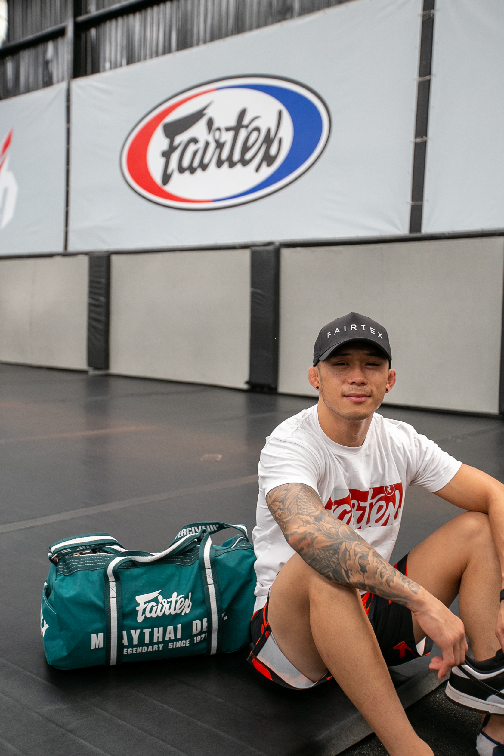 Fairtex on X: "The top seller in the gym bag section currently is #bag9 The  barrel-shape travel/gym bag is a lightweight bag Fit for anyone who needs a  compact bag with style.