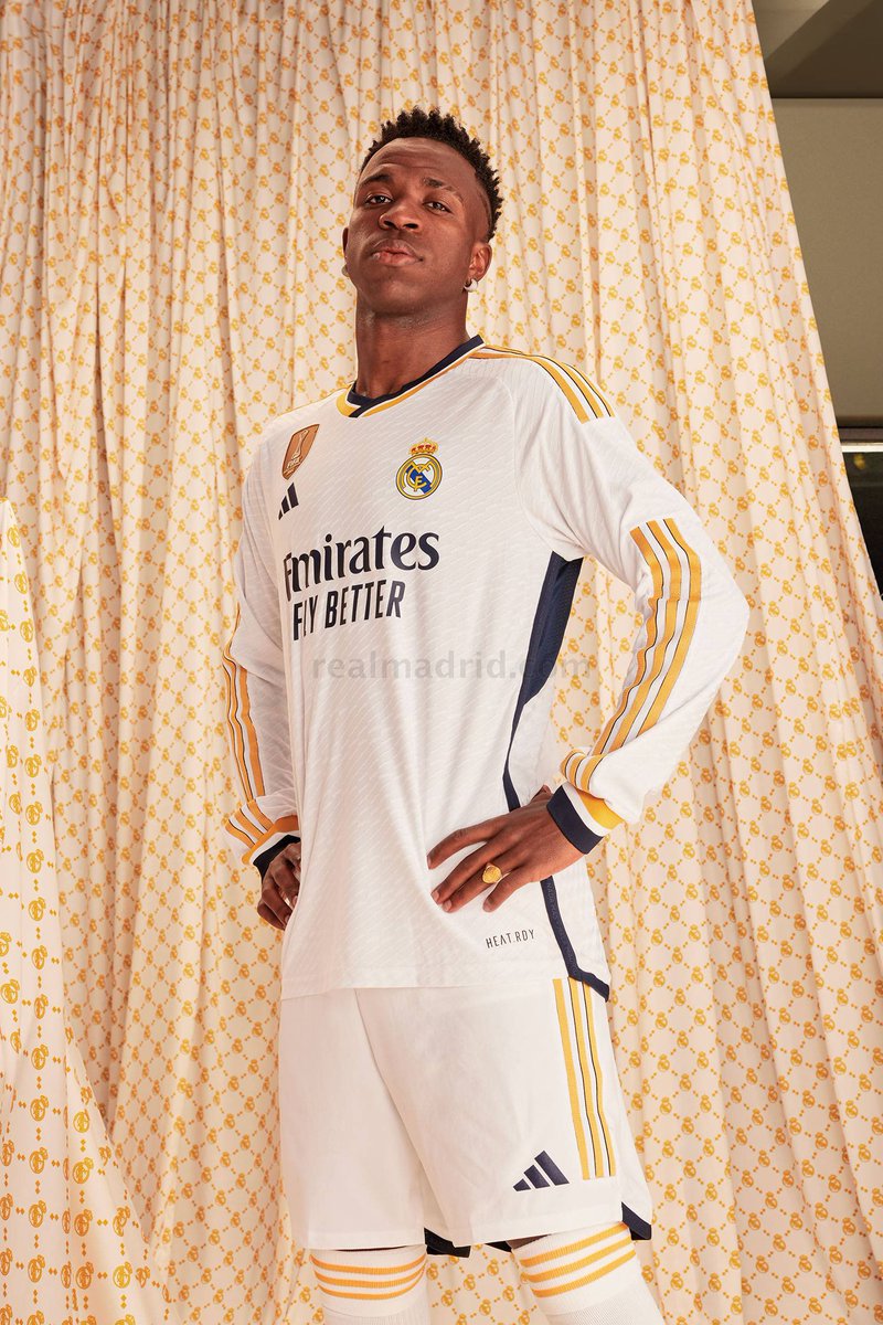🎁 SORTEO DE LA NUEVA CAMISETA DEL REAL MADRID CON DORSAL A ELEGIR 🎁

Requisitos: 

1- Dar RT a este tuit. 
2- Seguir a <a href="/Revoluterss/">REVOLUTERS</a> y a <a href="/MadridismoreaI/">Real Madrid Fans 🤍</a> .

El ganador se dará el viernes 16 de junio.