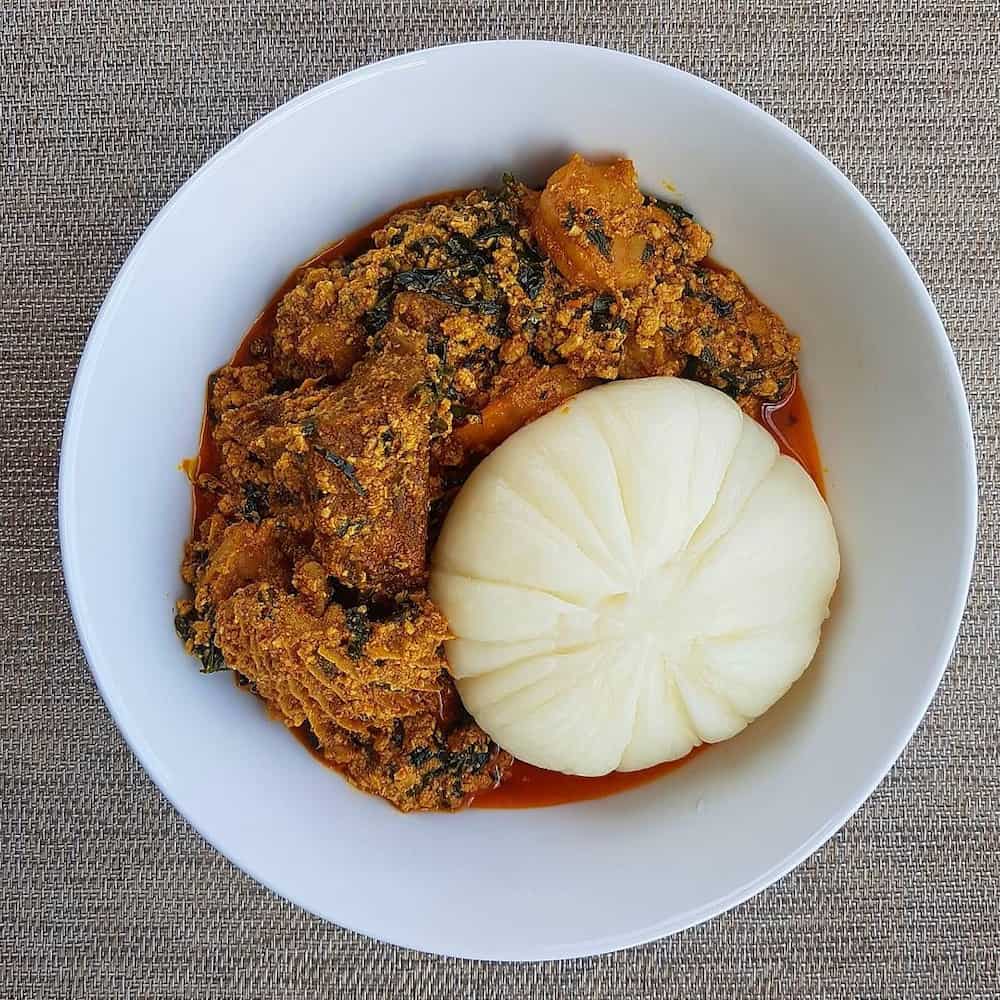 Bigdaddyvinz_'s tweet photo. Thank God I'm Nigerian. https://t.co/vVknJcKNyC