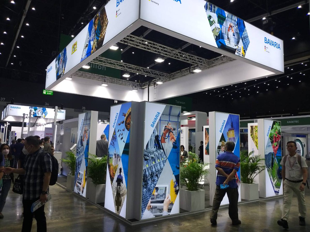 GermanThaiChamb's tweet photo. #GTCC team visited the Bavarian pavilion & booths of #GTCCmembers including #Hörmann, #Siemens, #GEA, #Brückner & #Krones @ #PropakASIA today. Growing number of visitors/exhibitors marks increasing demand for processing & packaging solutions, in 🇹🇭 & Asia. #PartnerInThailand https://t.co/jXL6IlBHQl