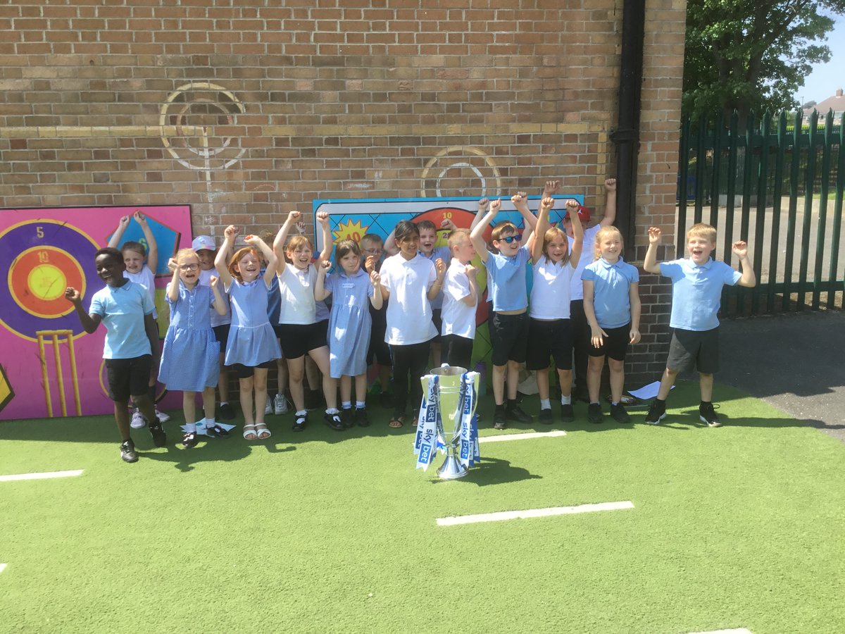 MeynellSchool's tweet photo. Thank you to @swfc for letting us get close to the League 1 play-off trophy yesterday! #TeamMeynell #Meynell #leagueone https://t.co/HgQ38hiviE