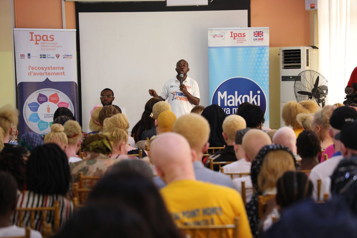 MakokiYaMwasi's tweet photo. #ILookOutForAlbinism Plus de 200 femmes et jeunes filles atteintes d'albinisme ont été sensibilisées sur le #DSSR au tour d'un dialogue organisé par @IpasOrg.
Il est essentiel que la communauté accompagne et protège les femmes et jeunes filles atteintes d'albinisme. https://t.co/wjhherZsTt