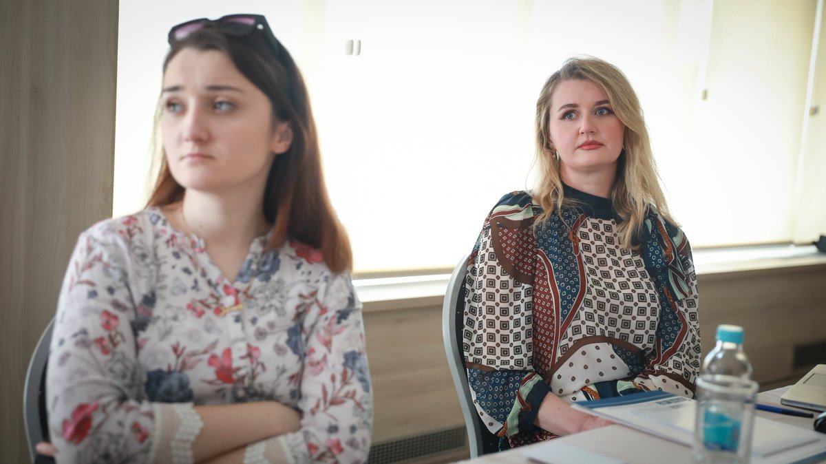 OSCEBiH's tweet photo. Public relations strategies for AC teams and offices are presented at a 2-day workshop in #Teslić as we provide guidelines on their implementation &amp; agree on follow-up activities. #PouzdanaBiH https://t.co/JGKmnX5Yxz