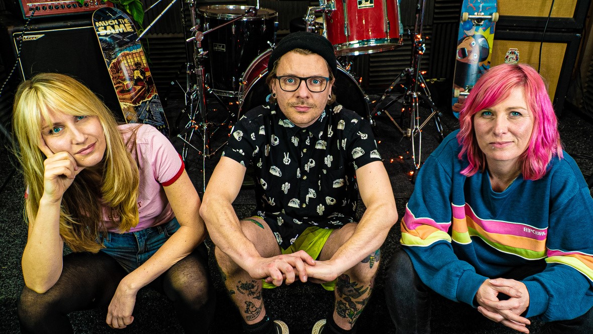 RAISIN AWARENESS –  A 1st3-magazine.com/raisin-awarene… #CURRANTTIMES #DaggiWieczorek #HotMulligan #JoD #Lexington #LockjawRecords #London #MusicNews #newmusic #NewRelease #RAISINAWARENESS #release #RobPiper #TheFlatliners #TheSwellers #TourNews