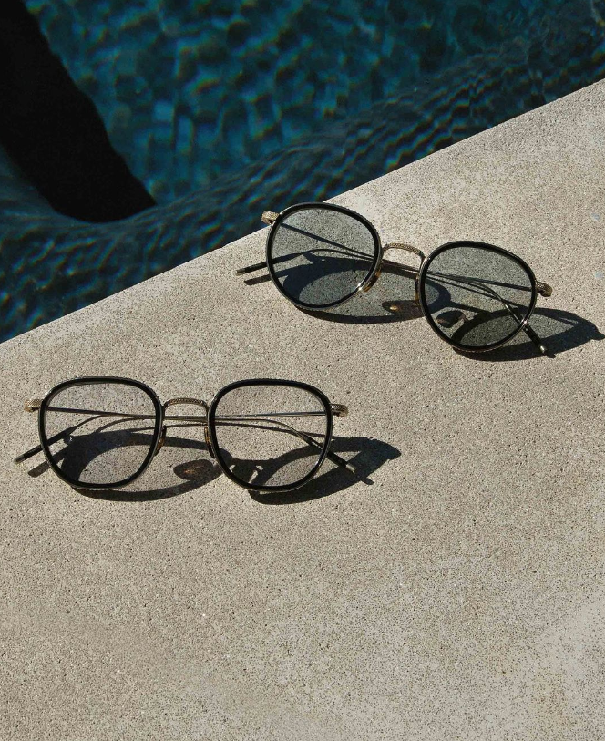 With unparalleled attention to detail, Oliver Peoples TK-8 and TK-9 embody the exceptional standards of Japanese craftsmanship. Available in clear and lightly washed lenses