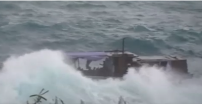 tompalmerauthor's tweet image. Please help spread the word about five stories I have written with @Literacy_Trust for next week&apos;s #RefugeeWeek. If you think them worthwhile.
Called BOAT PEOPLE and based on testimony, they are short stories for schools to read aloud. 
Age 10+. All free.
literacytrust.org.uk/resources/refu…