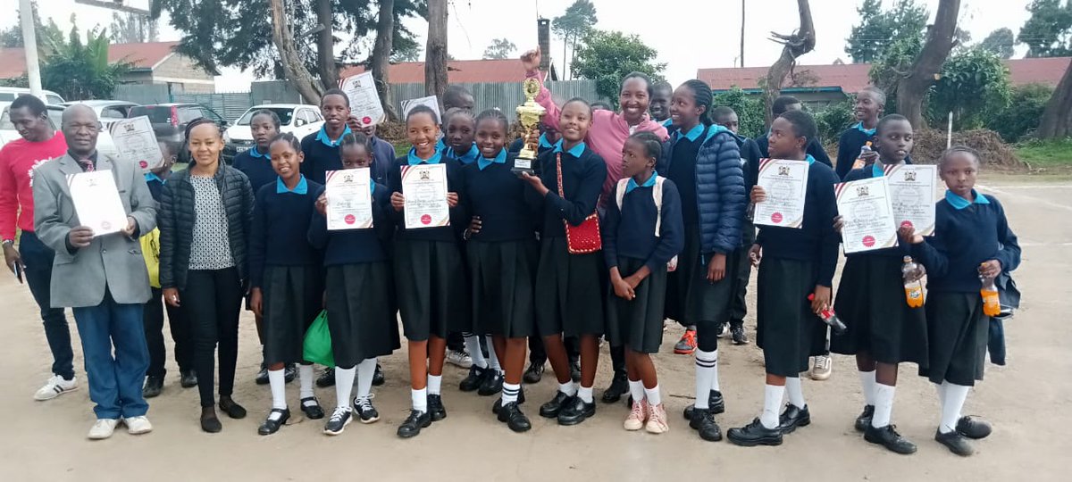 Hand in Hand tweet media