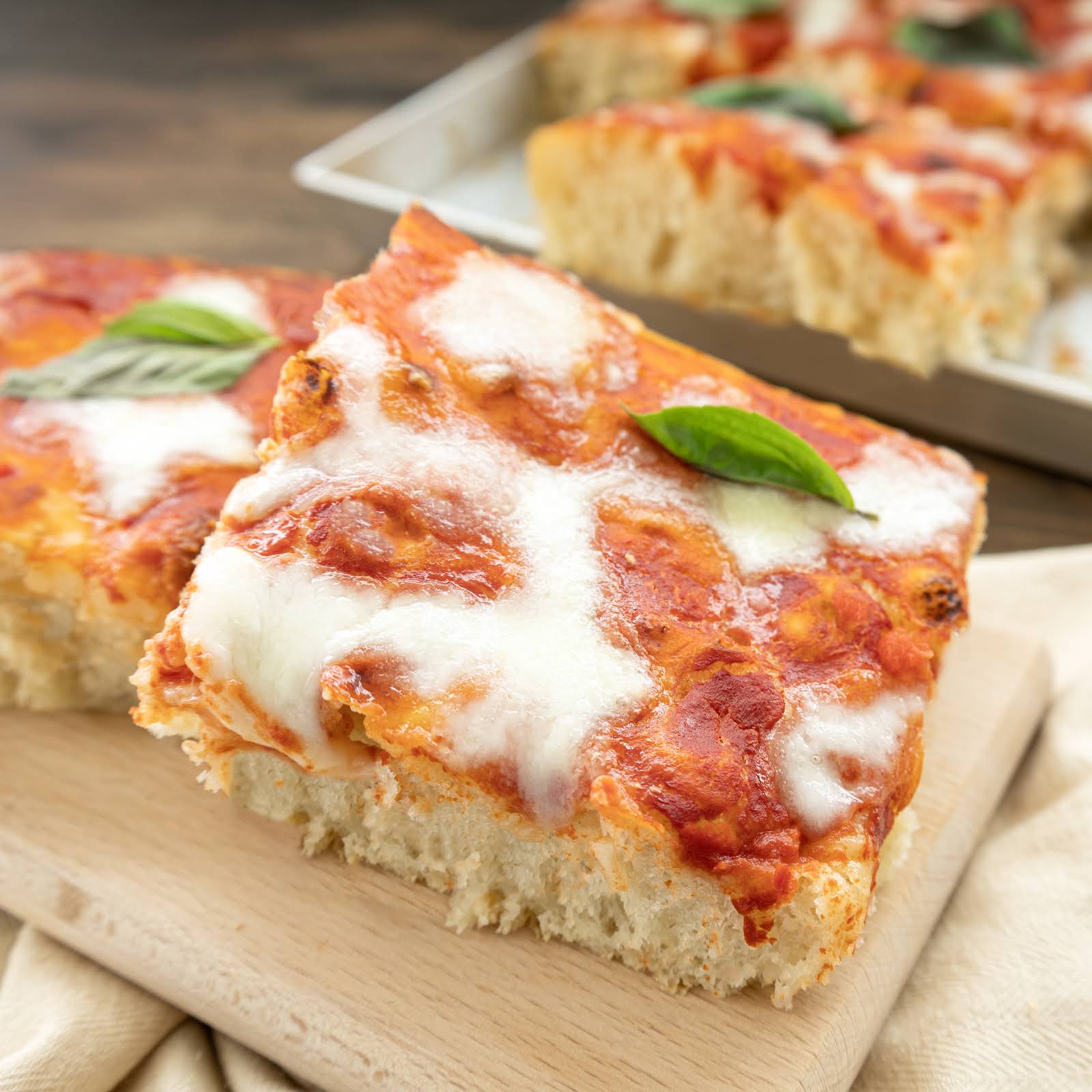 Pizza in teglia - Ricetta Fatto in casa da Benedetta