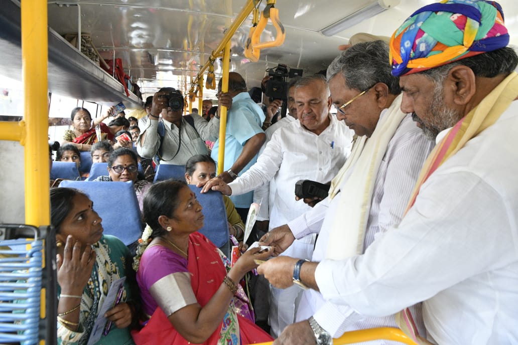 Another record for #ShaktiScheme; ridership soared to 51,52,769 on June 13. <a href="/KSRTC_Journeys/">KSRTC</a> ferried 51,52,769, <a href="/BMTC_BENGALURU/">BMTC</a> 20,56,856, <a href="/nw_krtc/">North Western Karnataka Road Transport Corporation</a> 11,08,930 &amp; <a href="/KKRTC_Journeys/">KKRTC- ಕಕರಸಾನಿ</a> 5,89,318 women. Overall ridership 1,16,66,621, as against average of 82.51L.
<a href="/BBPVedike/">Bus Prayanikara Vedike</a> <a href="/NammaBengaluroo/">ನಮ್ಮ ಬೆಂಗಳೂರು Namma Bengaluru</a>
