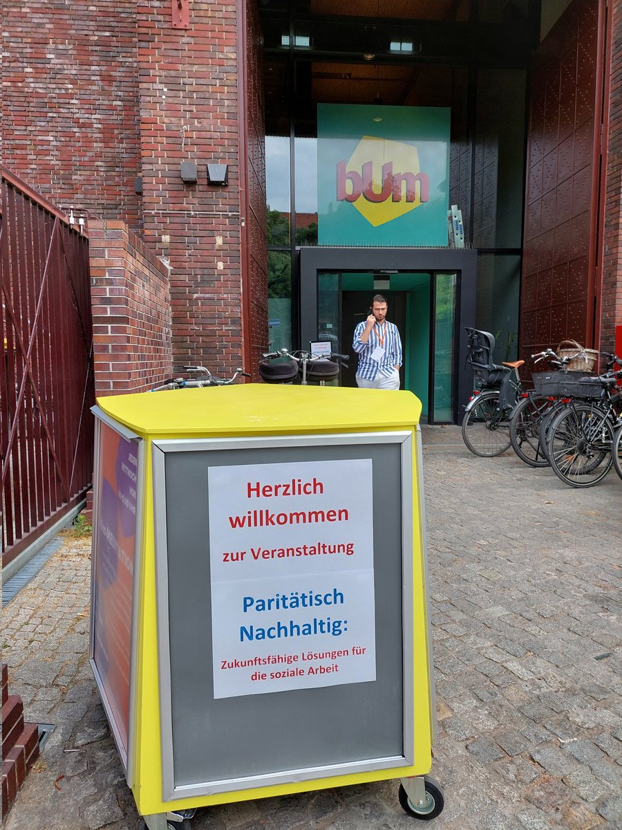 ParitaetBerlin's tweet photo. Beim #Innovationsforum diskutieren wir heute mit sozialen Organisationen über zukunftsfähige Lösungen für die soziale Arbeit. Welchen Einfluss haben #Nachhaltigkeit, #Innovation #künstlicheIntelligenz und  #Wirkung auf die soziale Arbeit und wie können wir sie nutzen? https://t.co/6pm9D8Ifuh